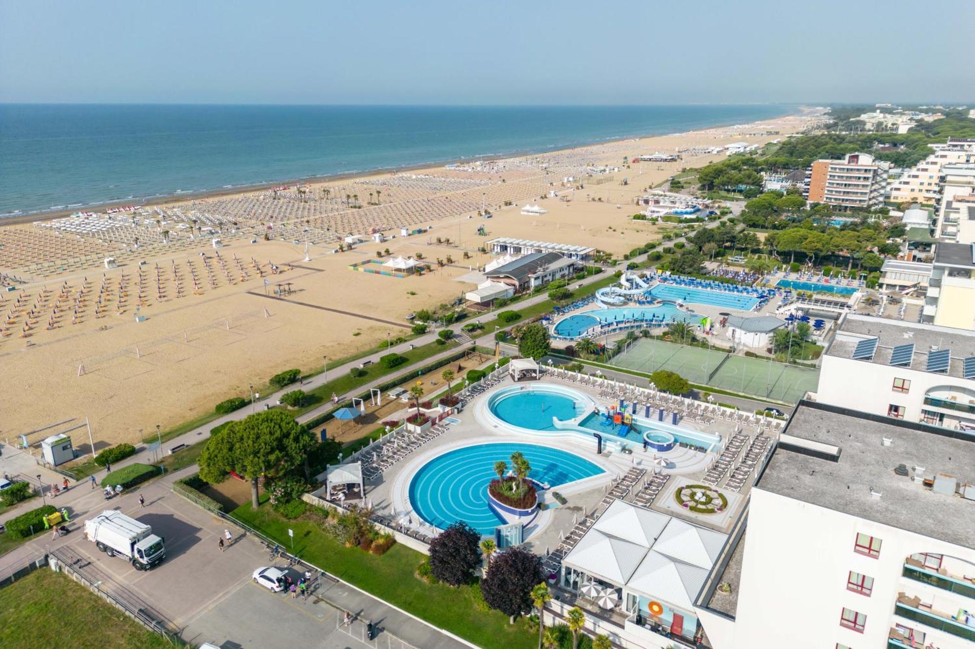 Aparthotel Imperial Bibione Eksteriør billede